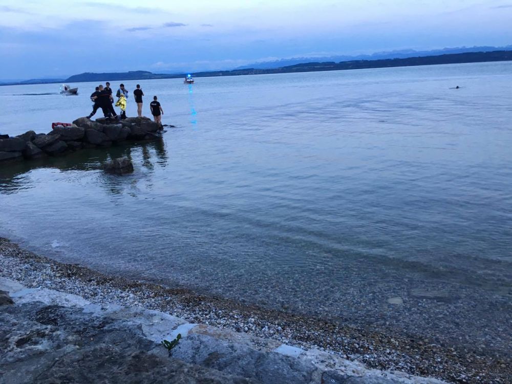 La noyade s'est produite aux environs de 21 heures, à une vingtaine de mètres de la rive.