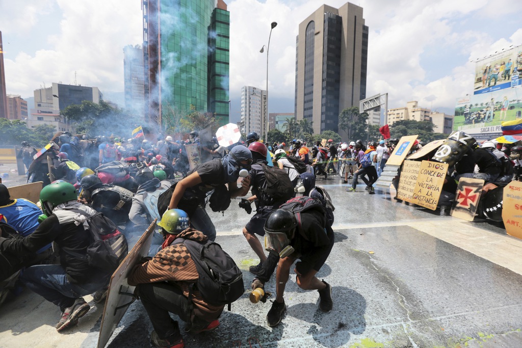 Depuis début avril, une vague de manifestations et de violences secoue le Venezuela.