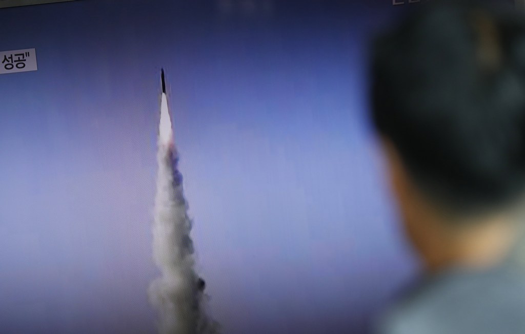 Un missile de type Pukguksong-2 aurait parcouru environ 500 kilomètres, atteignant une altitude de 560 km, avant de s'abîmer au large de la côte orientale de la Corée du Nord.