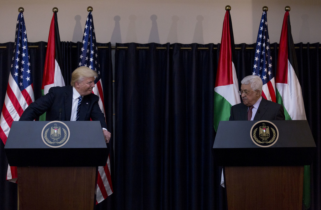 Devant M. Abbas, M. Trump s'est engagé, lui, à faire "tout (son) possible" pour aider Israéliens et Palestiniens à conclure un accord de paix, mais sans détailler les moyens de le faire.
