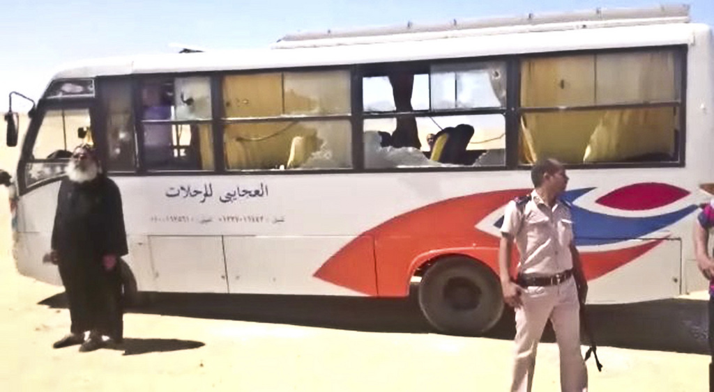 Les djihadistes ont criblé de balles ce bus transportant des chrétiens coptes.