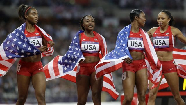 Les Américaines ont pulverisé le record du 4x100m, inchangé depuis 1985.