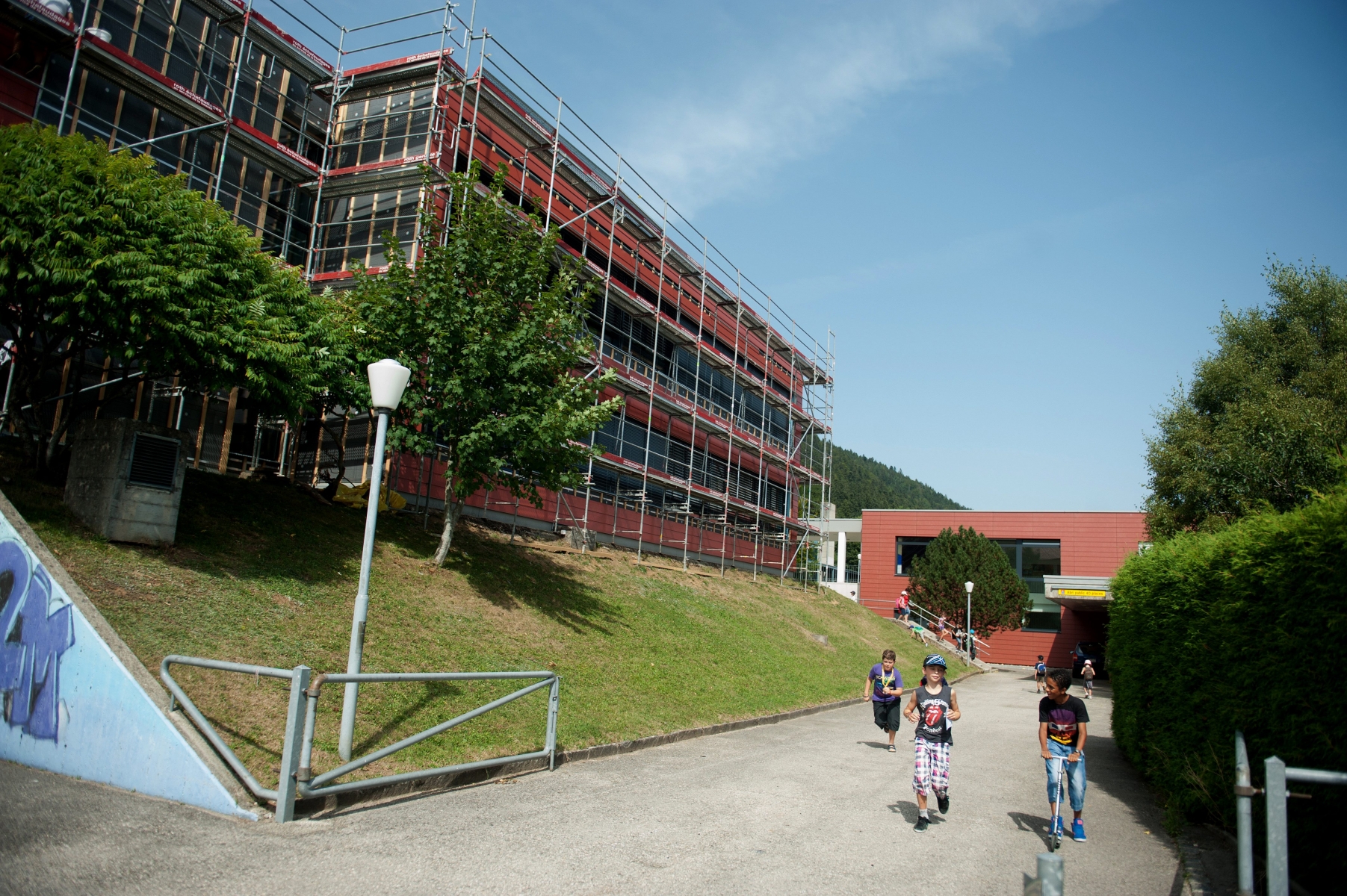 Rénovation du collège primaire de Cernier. Les travaux seront achevés fin septembre.
