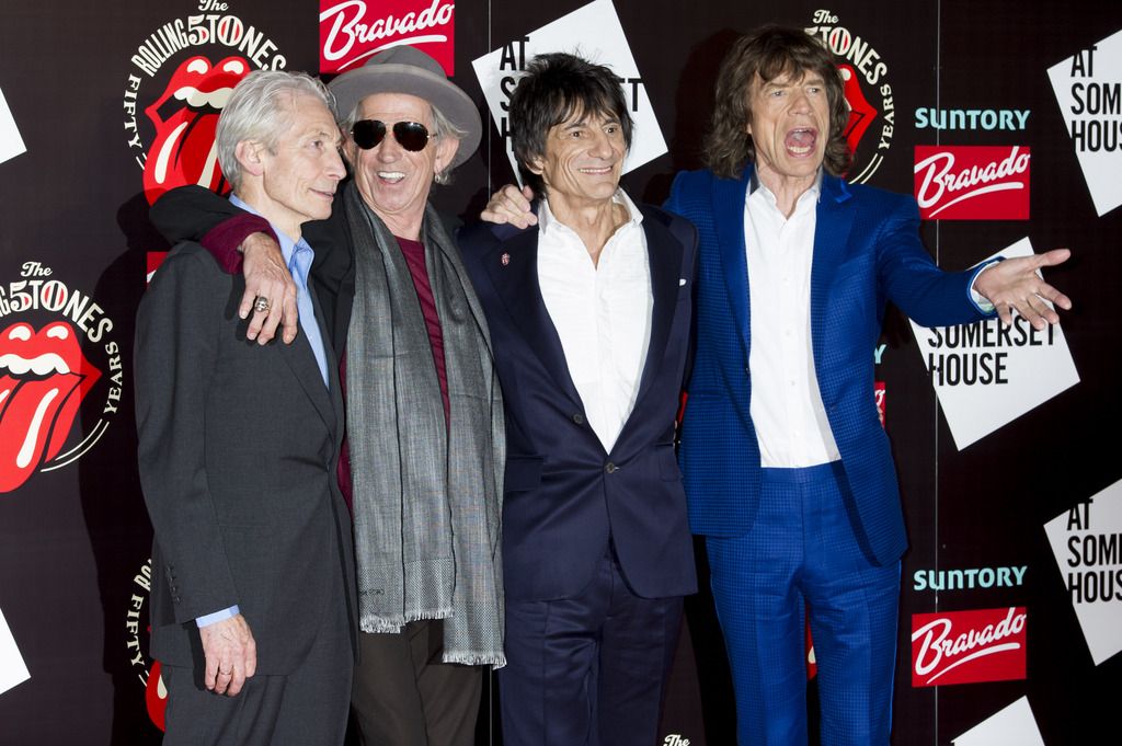 Depuis la gauche: Charlie Watts, Keith Richards, Ronnie Wood et Mick Jagger. Une bande de pote jeunes et fringants... dans leur tête au moins. 