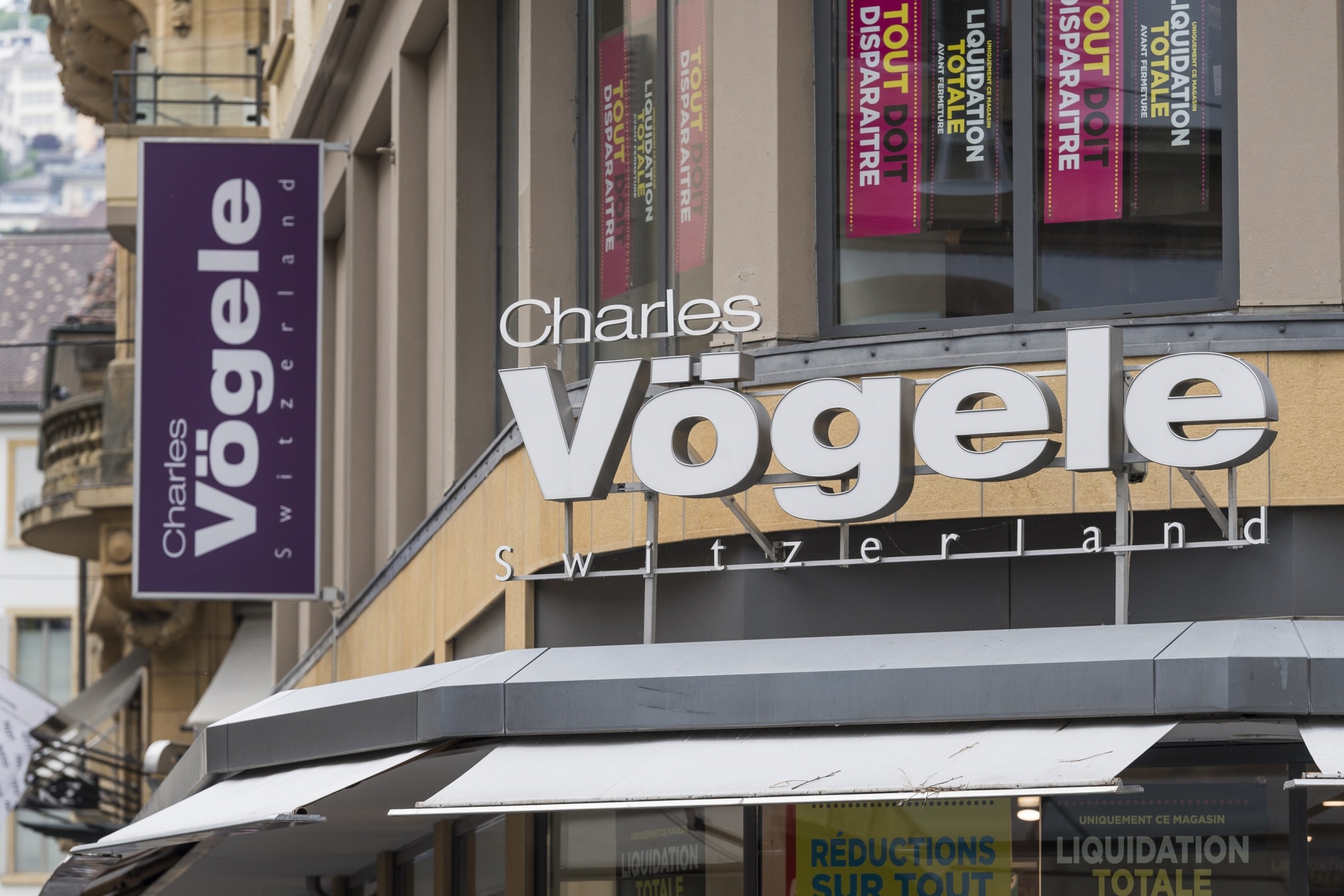 Le magasin Charles Vögele dans le centre-ville de Neuchâtel fermera dans le courant de l'été, tout comme les trois autres succursales du canton, à Marin, Peseux et La Chaux-de-Fonds.