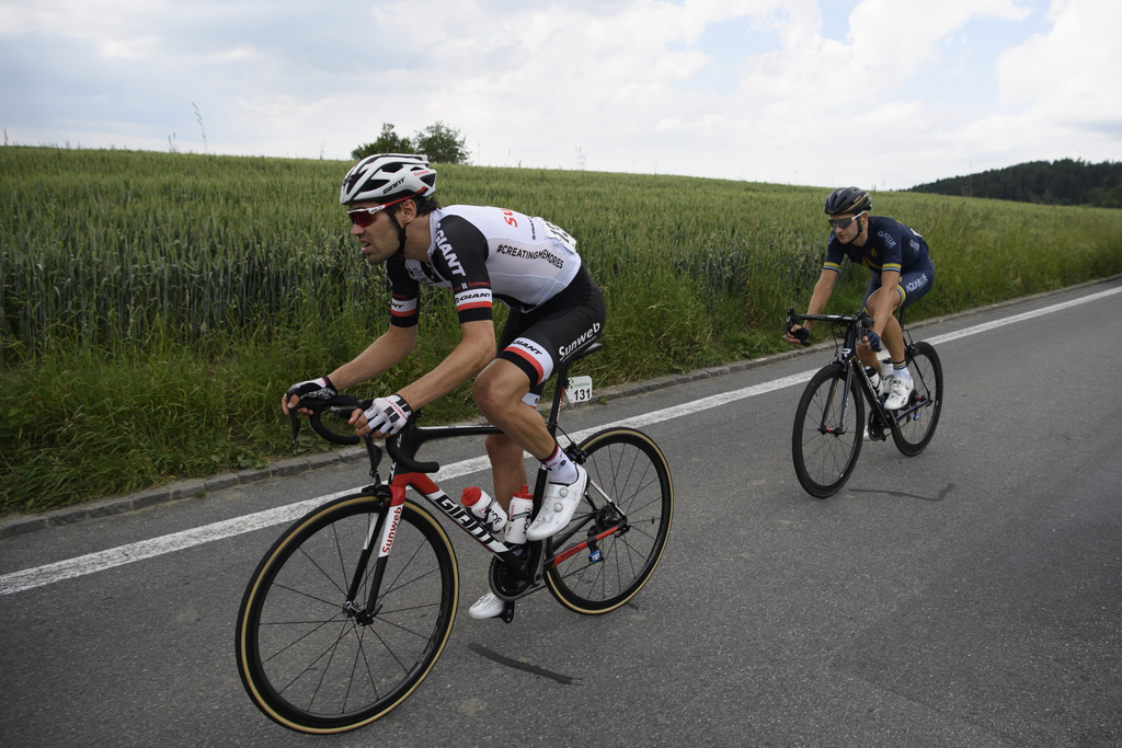 Tom Dumoulin, qui a craqué mercredi dans la montée vers Villars-sur-Ollon, abandonne jeudi. 