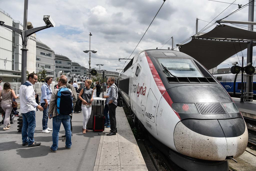 Cette ligne permettra dès l'entrée en vigueur du nouvel horaire, le 9 décembre, de relier Bienne et le Jura au réseau TGV français.