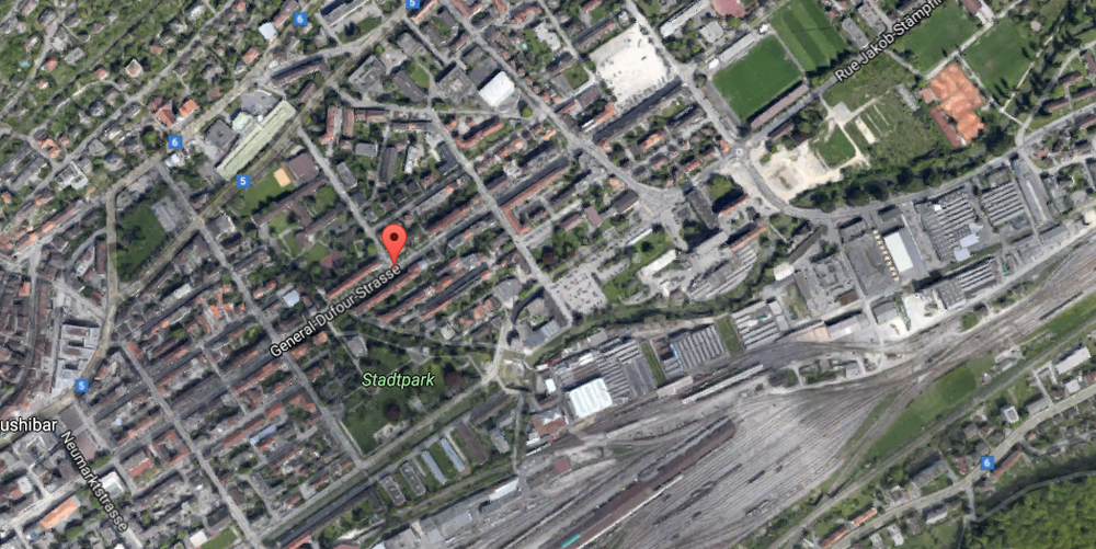 L'incendie s'est déclaré peu avant 9h30 dans un immeuble sis sur la rue Général-Dufour à Bienne.