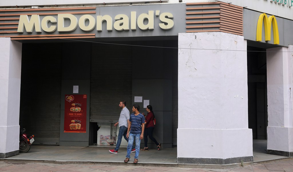 Un McDonald's fermé à New Delhi.