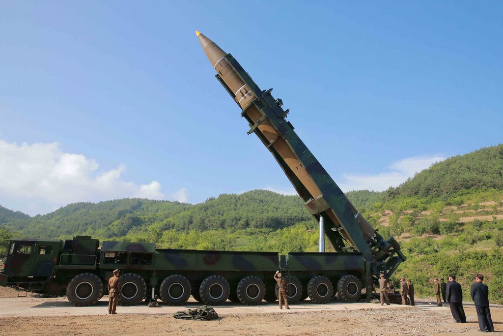 Pour l'heure, le régime de Pyongyang a testé plusieurs engins atomiques et a réussi deux lancements de missiles balistiques intercontinentaux, capables de frapper les États-Unis.