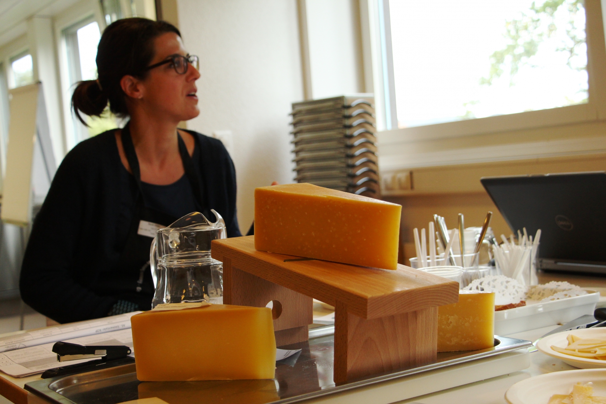 Les jurés ont évalué des "Berner Hobelkäse", un fromage à pâte extre-dure de l'Oberland bernois