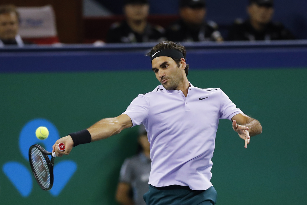 Roger Federer a mal commencé sa demi-finale, égarant le premier set, mais il a repris la main dès la deuxième manche.