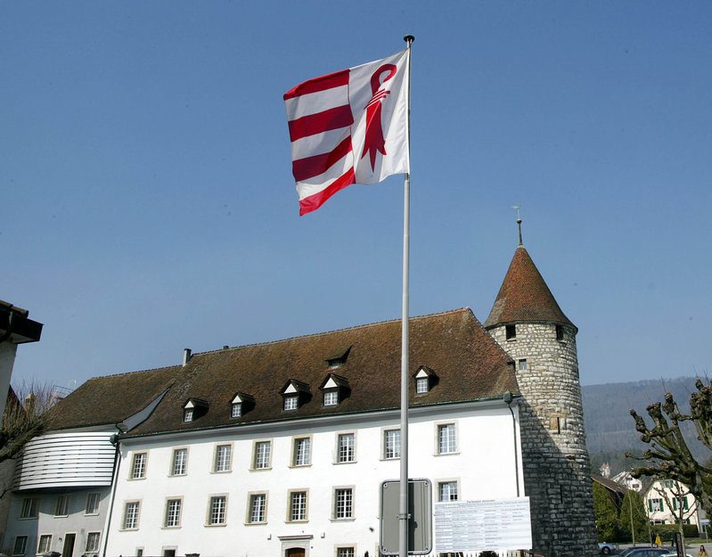 Le gouvernement jurassien a annoncé en mai dernier qu'il mettait l'ensemble des lignes régionales au concours au printemps 2018.