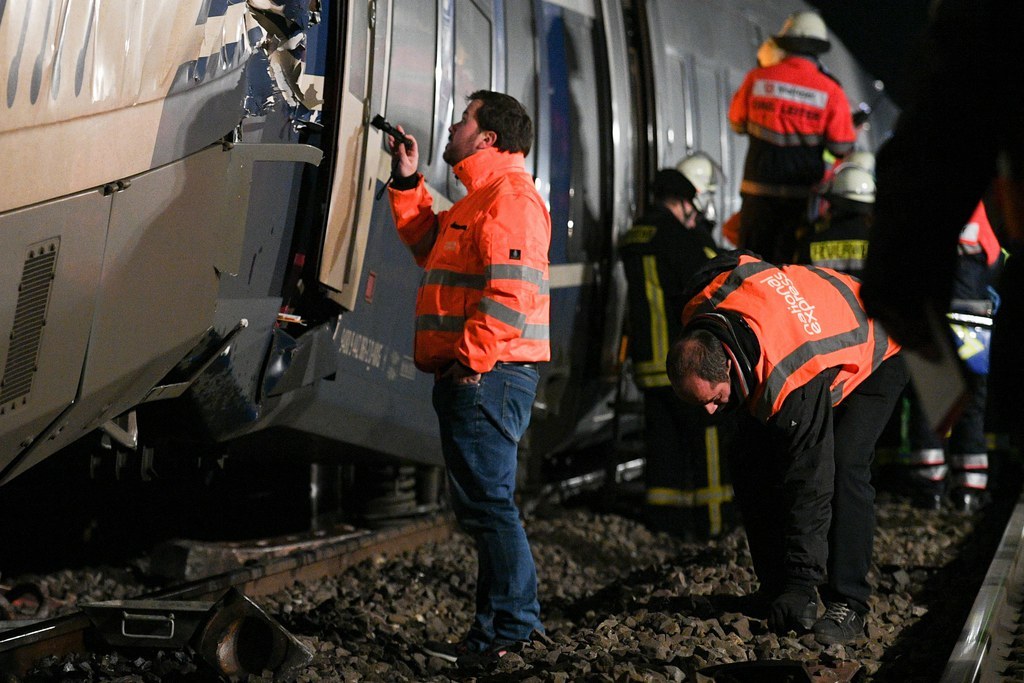En Allemagne, deux trains sont entrés en collision faisant une cinquantaine de blessés.