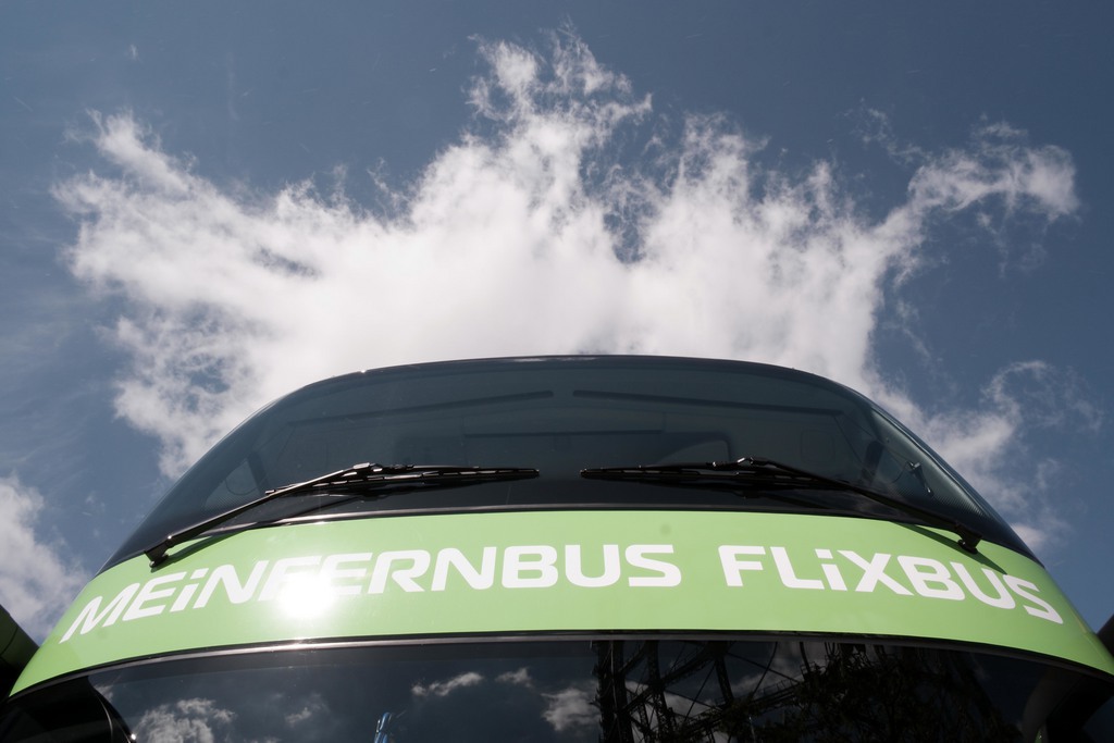 Les bus suisses d'Eurobus circulent en collaboration avec Flixbus qui s'occupent de toute la commercialisation des billets.