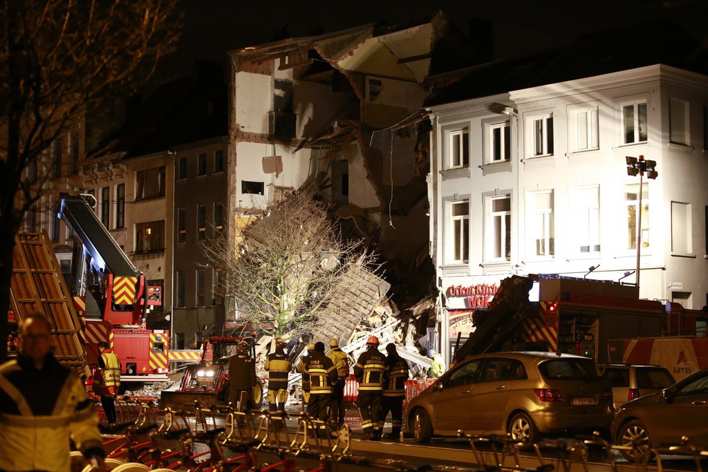 Au total, sept bâtiments ont été détruits, d'après le quotidien flamand De Standaard.