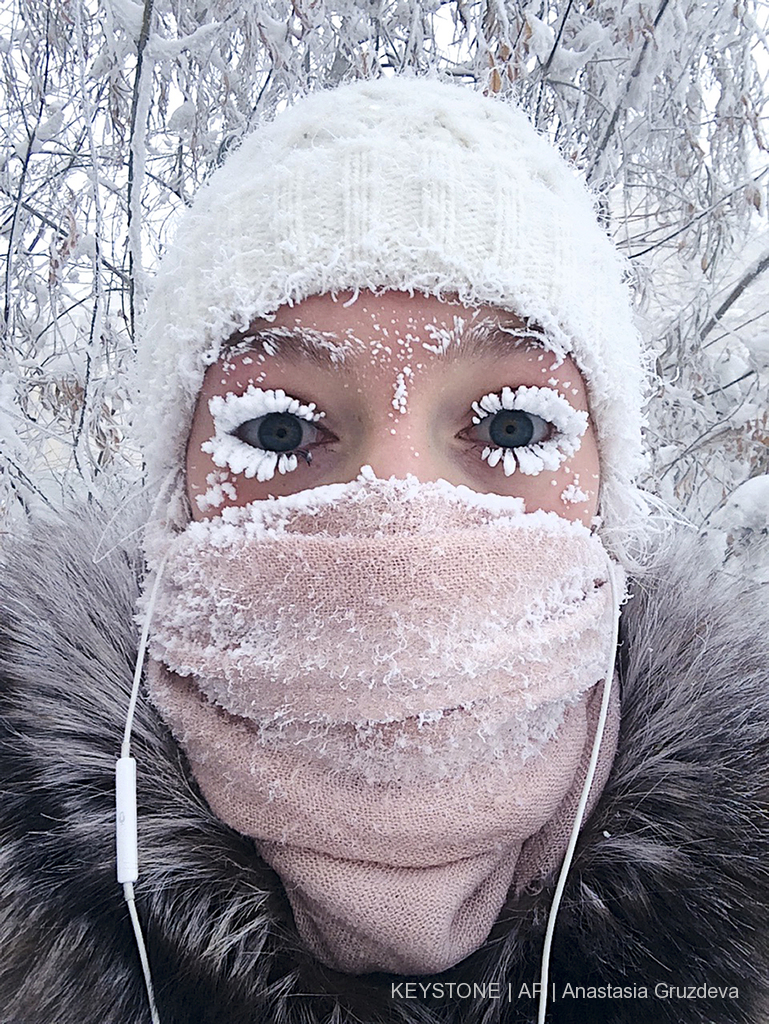 A Yakutsk, le thermomètre affichait -50 degrés cette semaine. De quoi geler les cils de cette jeune femme.