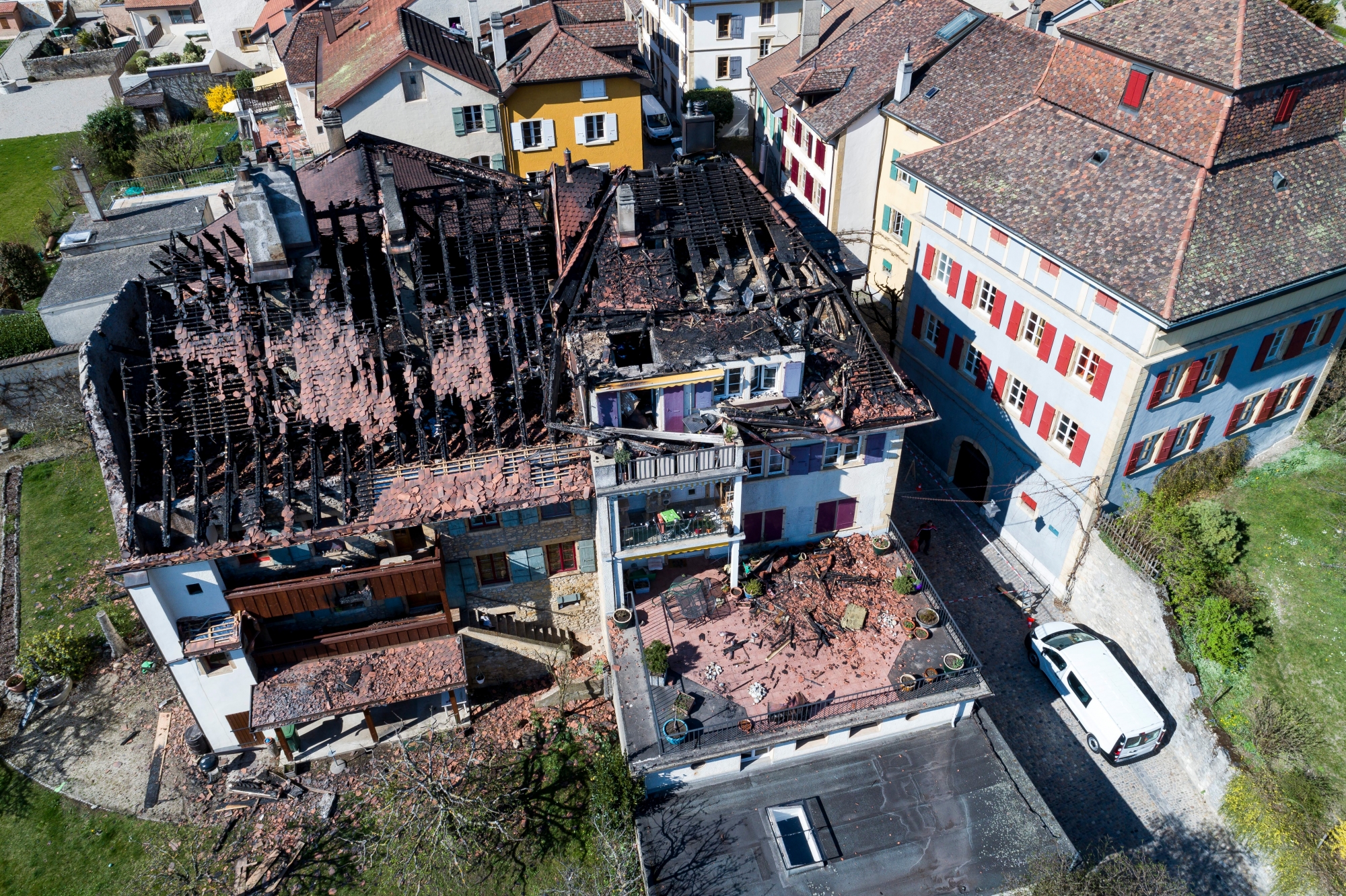 Suite de l'incendie a Auvernier, aux numeros 46 et 44 de la Grand-Rue

Auvernier, le 27.03.2017
Photo : Lucas Vuitel AUVERNIER