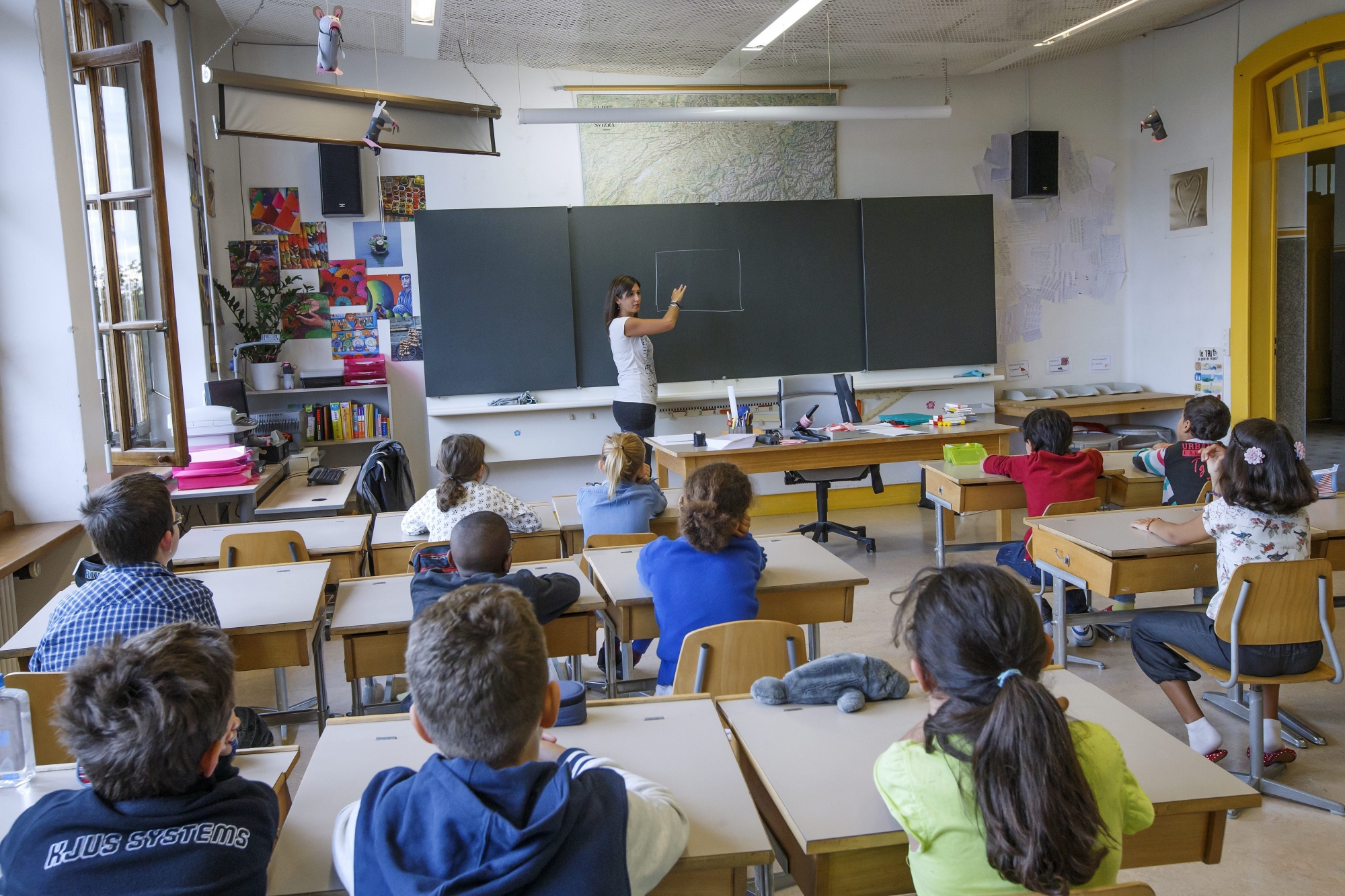 L'Ecole devrait engager davantage d'enseignants, selon le pédagogue Claude-Alain Kleiner.