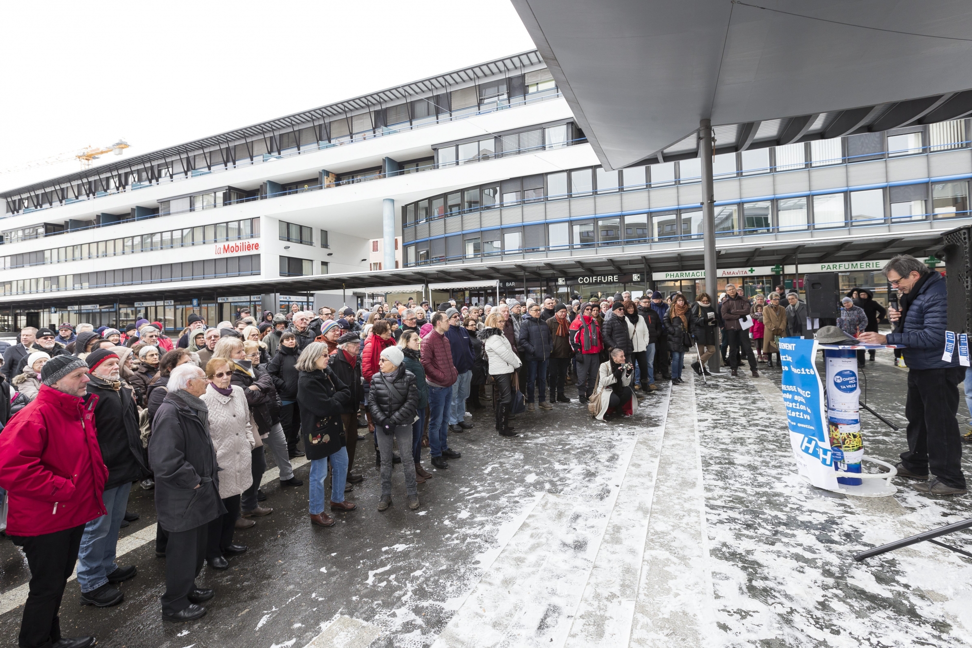 Par un froid de canard samedi matin, 250 personnes se sont rassemblées à Espacité à La Chaux-de-Fonds pour faire le point sur la mise en œuvre de l’initiative «H+H».