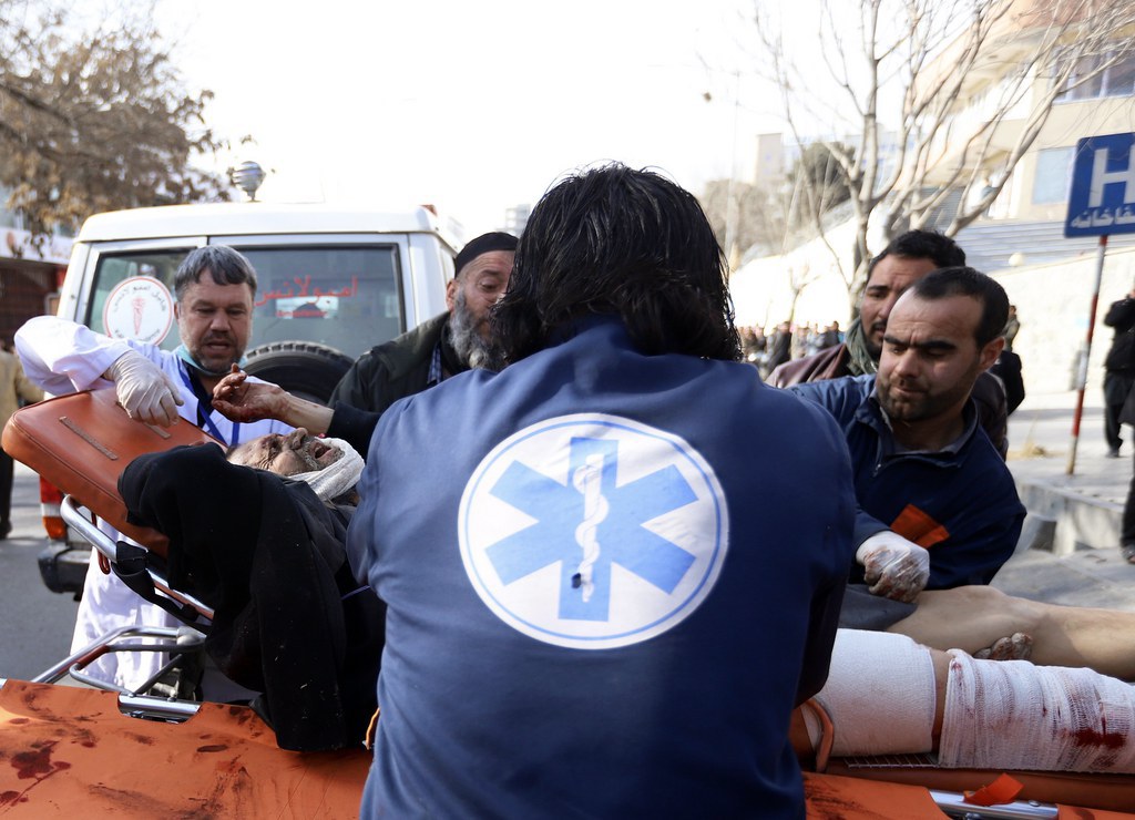 Le ministère afghan de la santé annonce un bilan d'au moins 17 morts et 110 blessés.