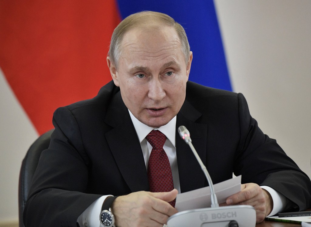 Vous dites que tout le monde a un smartphone. Moi, je n'ai pas de smartphone", a déclaré Valdimir Poutine, 65 ans. 