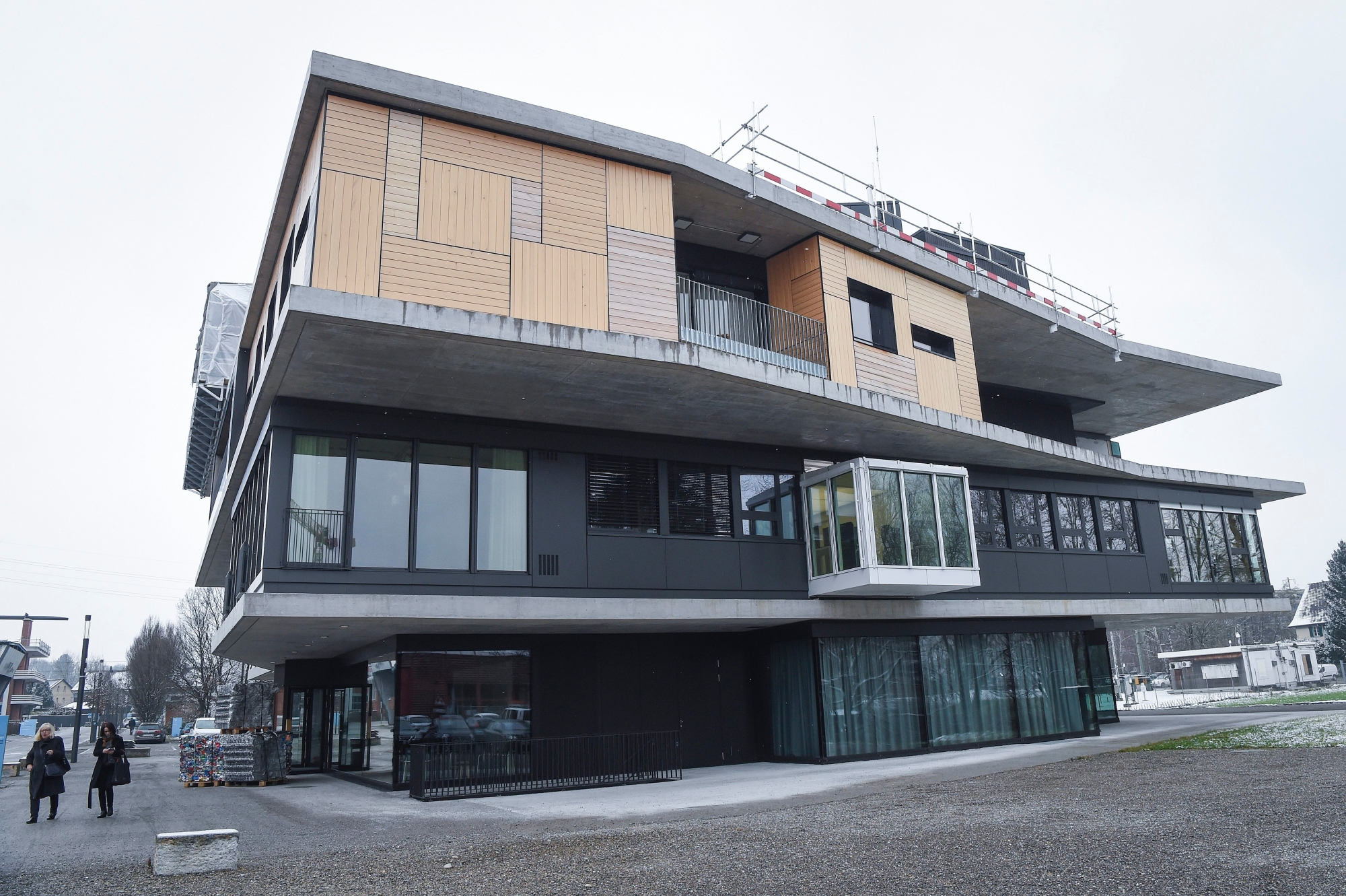 An exterior view of the building "Nest" during a media tour of EMPA, Swiss federal laboratories for materials science and technology, at the "Urban Mining & Recycling" residential module on Thursday, February 8, 2018, on the EMPA Campus in Duebendorf. (KEYSTONE/Melanie Duchene)

Blick von aussen auf das Gebaeude "Nest" an der Fuehrung der EMPA durch das "Urban Mining & Recycling" Wohnmodul am Donnerstag, 8. Februar 2018, auf dem EMPA Campus in Duebendorf. (KEYSTONE/Melanie Duchene) SCHWEIZ NEST FUEHRUNG