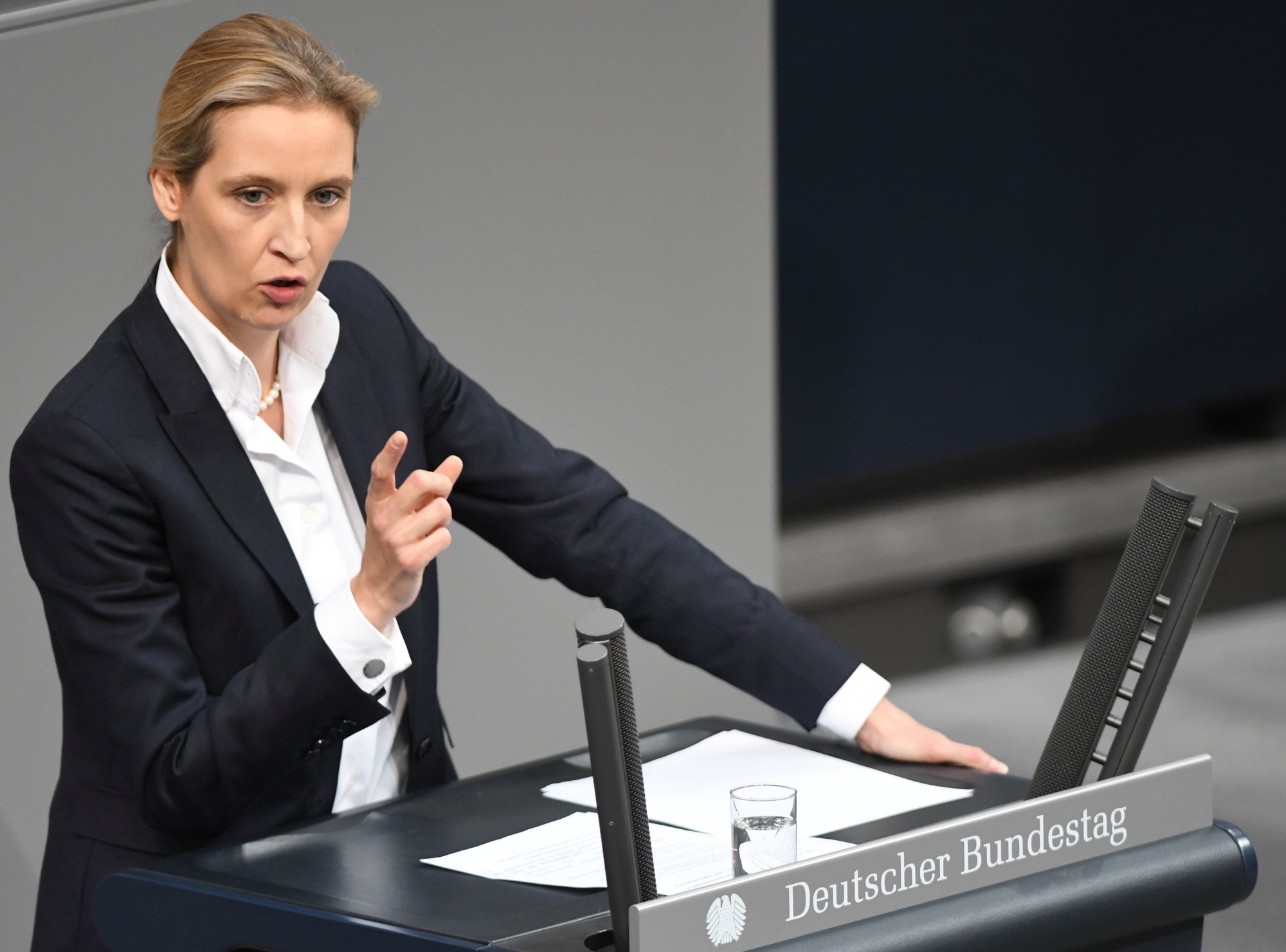 epa06464549 Alice Weidel, co-leader of the German right-wing populist 'Alternative for Germany' (AfD) party during a joint session of the German parliament 'Bundestag' and the French parliament on the occasion of the 55th anniversary of the 'Elysee Treaty' at the seat of the German Parliament in Berlin, Germany, 22 January 2018. The Elysee Treaty was signed by former French president Charles de Gaulle and former German Chancellor Konrad Adenauer on 22 Januar 1963.  EPA/David Hecker GERMANY FRANCE ELYSEE CONTRACT