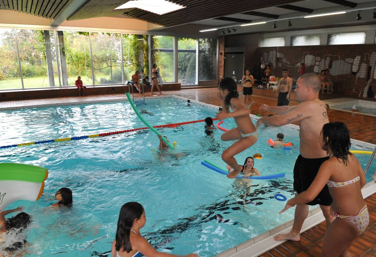 Durant les relâches, l’accès à la piscine des Arêtes, à La Chaux-de-Fonds, sera gratuit pour les moins de 16 ans.