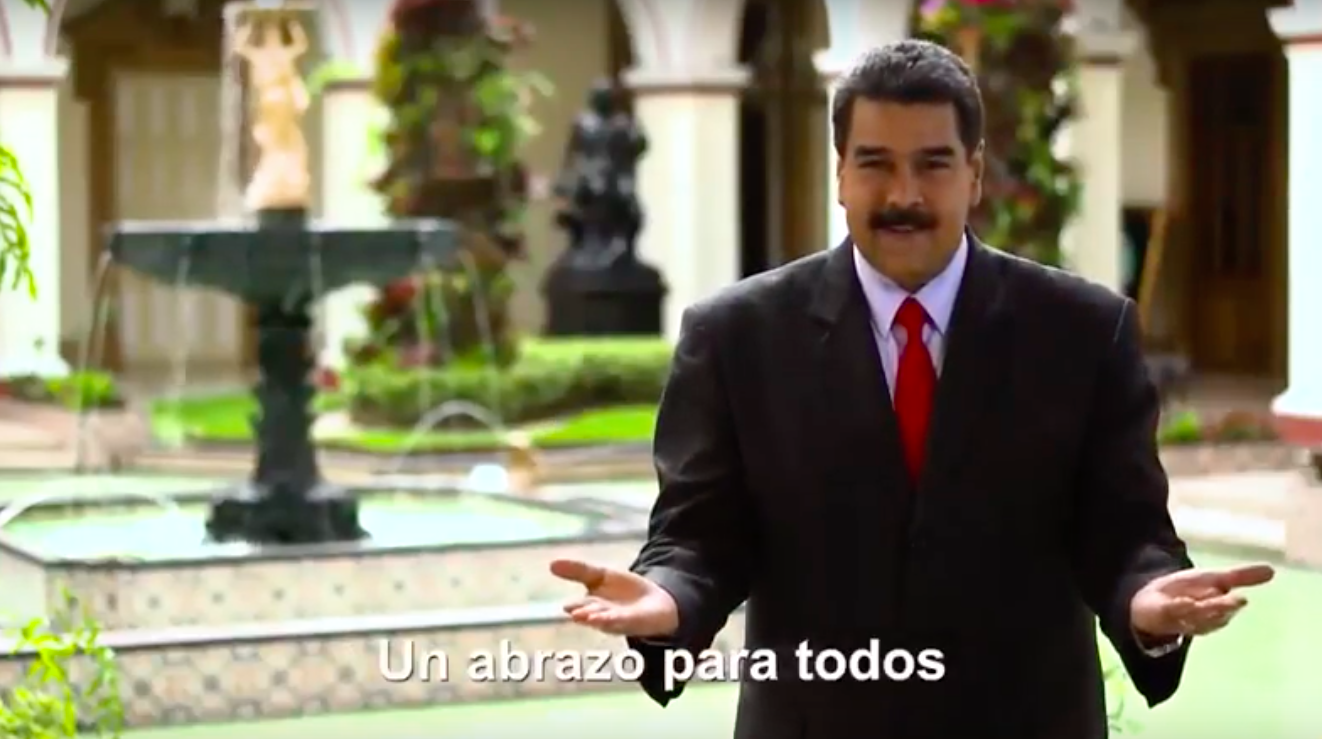  "Que Maduro et sa clique aient appris à dire des mots en langue des signes, cela ne veut pas dire qu'ils aiment le peuple, mais plutôt qu'ils se moquent de lui", a réagi sur Twitter la députée Delsa Solorzano.
