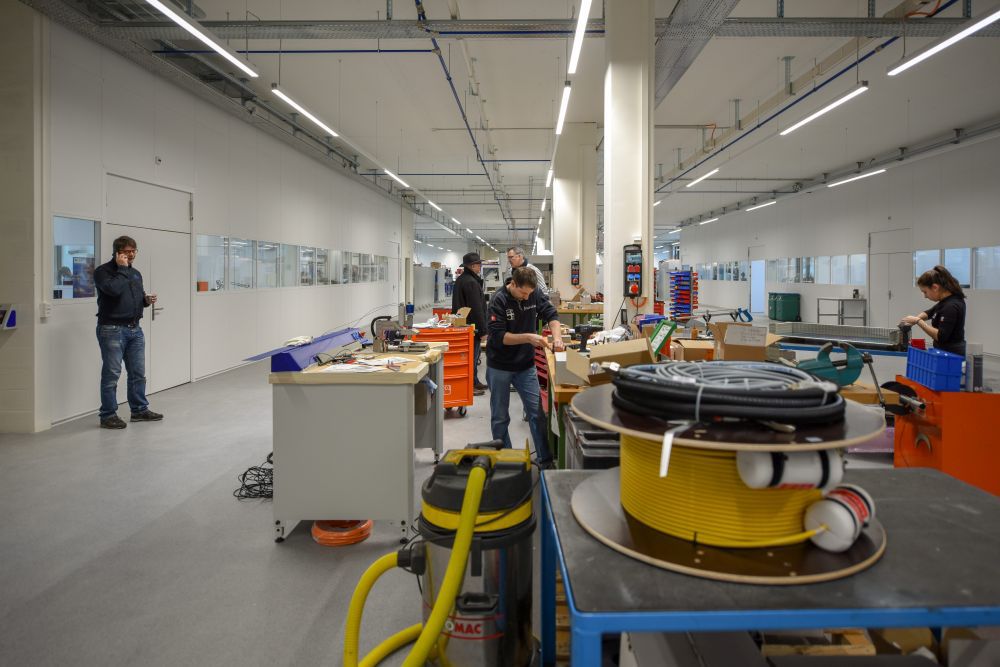 Dans cette usine aux dimensions de paquebot, un pan de 2000 mètres carrés est consacré aux nouvelles technologies industrielles.