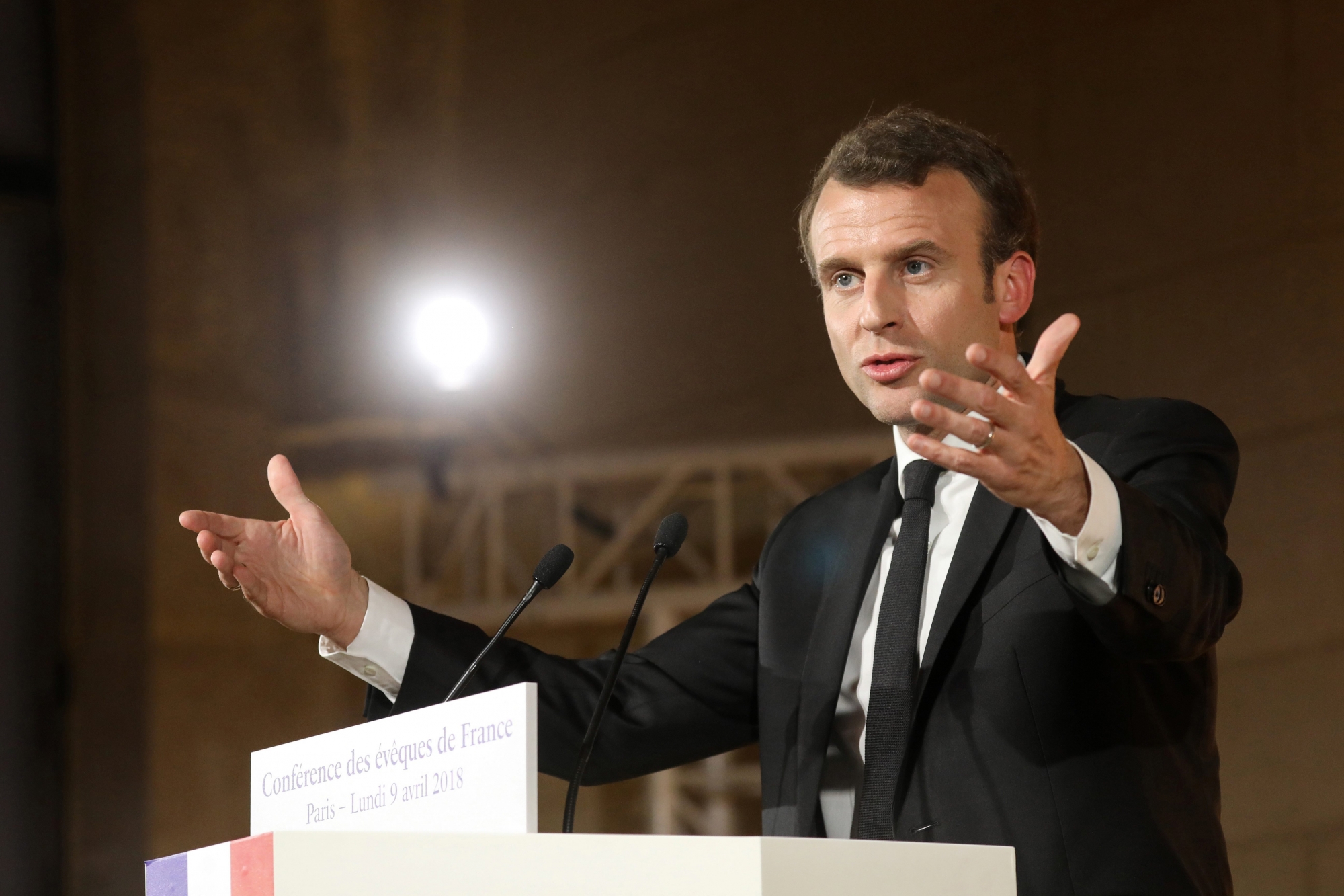 Le président Emmanuel Macron s'est récemment exprimé devant la Conférence des évêques de France.