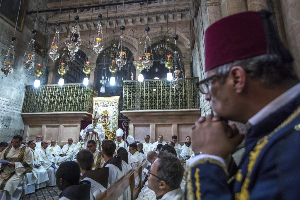 Des centaines de pèlerins ont afflué dimanche à l'église du Saint-Sépulcre à Jérusalem, lieu de la résurrection du Christ selon la tradition.