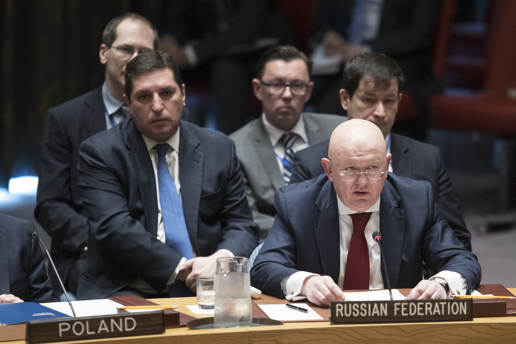 L'ambassadeur russe à l'ONU accuse la coalition entre les Etats-Unis, la France et la Grande-Bretagne d'aggraver la situation humaine en Syrie.