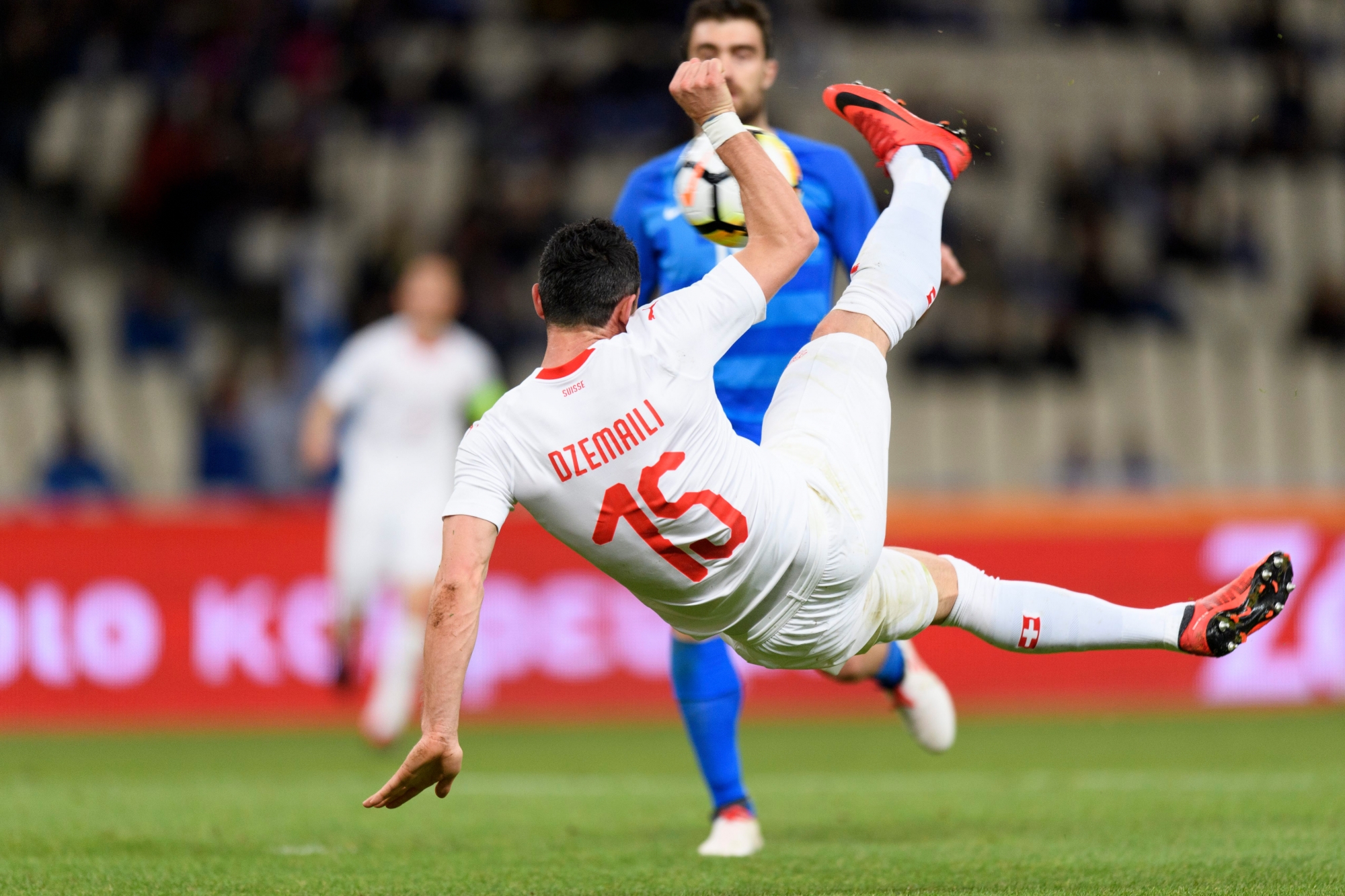 Switzerland's midfielder Blerim Dzemaili score the 1 - 0 during an international friendly soccer match between Greece and Switzerland at the Olympic stadium, in Athens, Greece, Friday, March 23, 2018. The Swiss team is spending 6 days in Greece in preparation for the upcomming 2018 Fifa World Cup in Russia. (KEYSTONE/Laurent Gillieron) GREECE SOCCER FRIENDLY GREECE SWITZERLAND