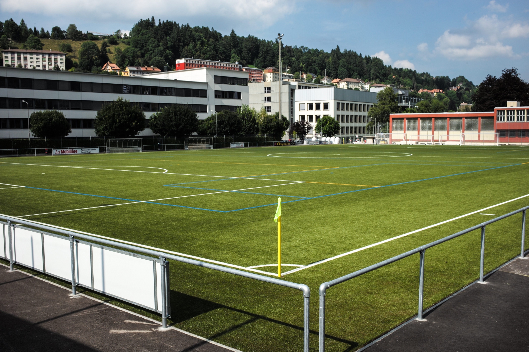 La Ville a déboursé 1,5 million en 2013 pour le terrain de football synthétique des Jeanneret.