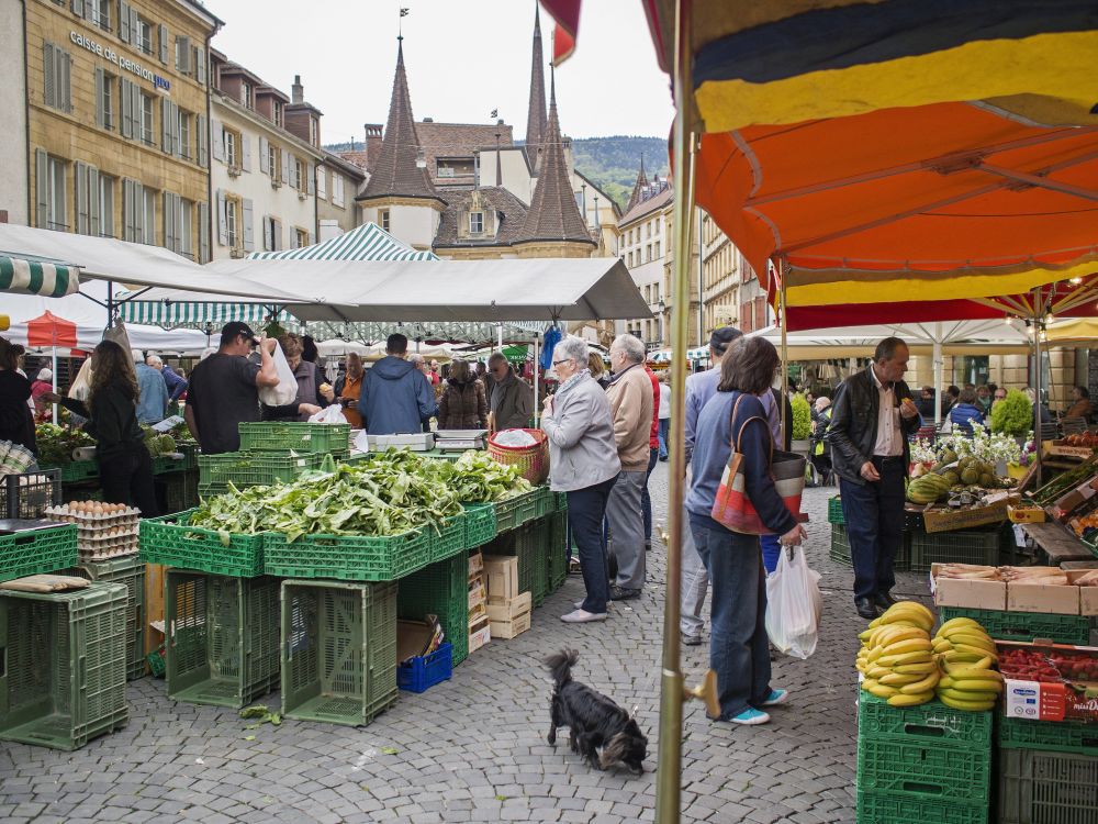 Jour de marché à Neuchâtel.