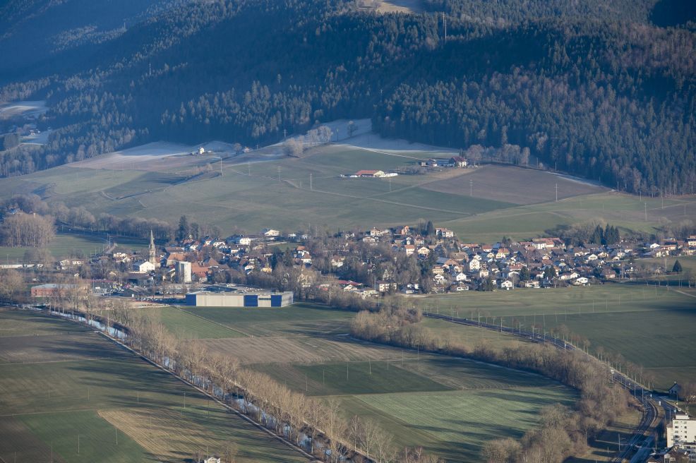 Môtiers pourrait gagner le concours du plus beau village de Suisse.