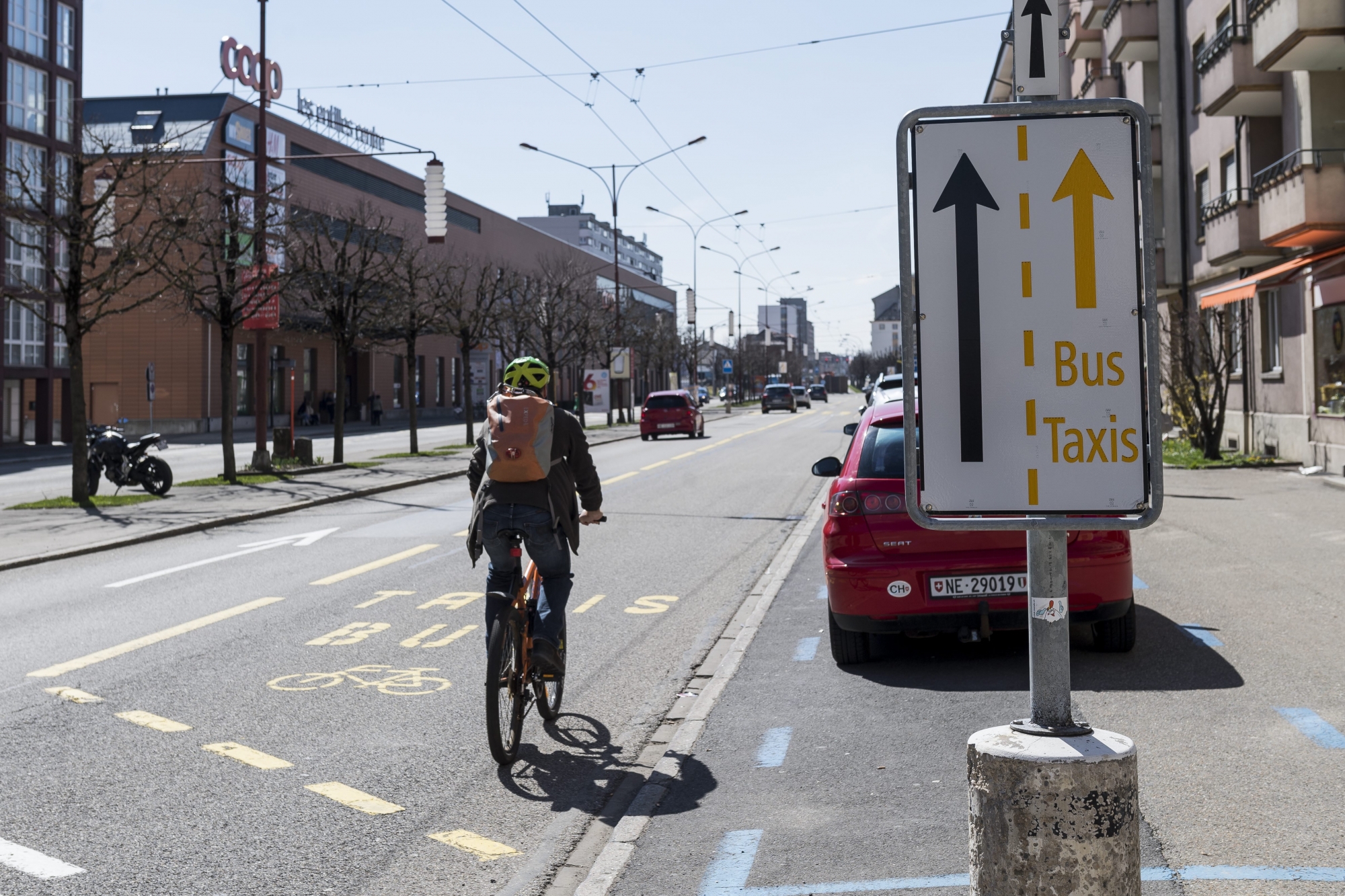 Même s'il y a eu des progrès, La Chaux-de-Fonds peut encore s'améliorer en matière de voies pour cyclistes.