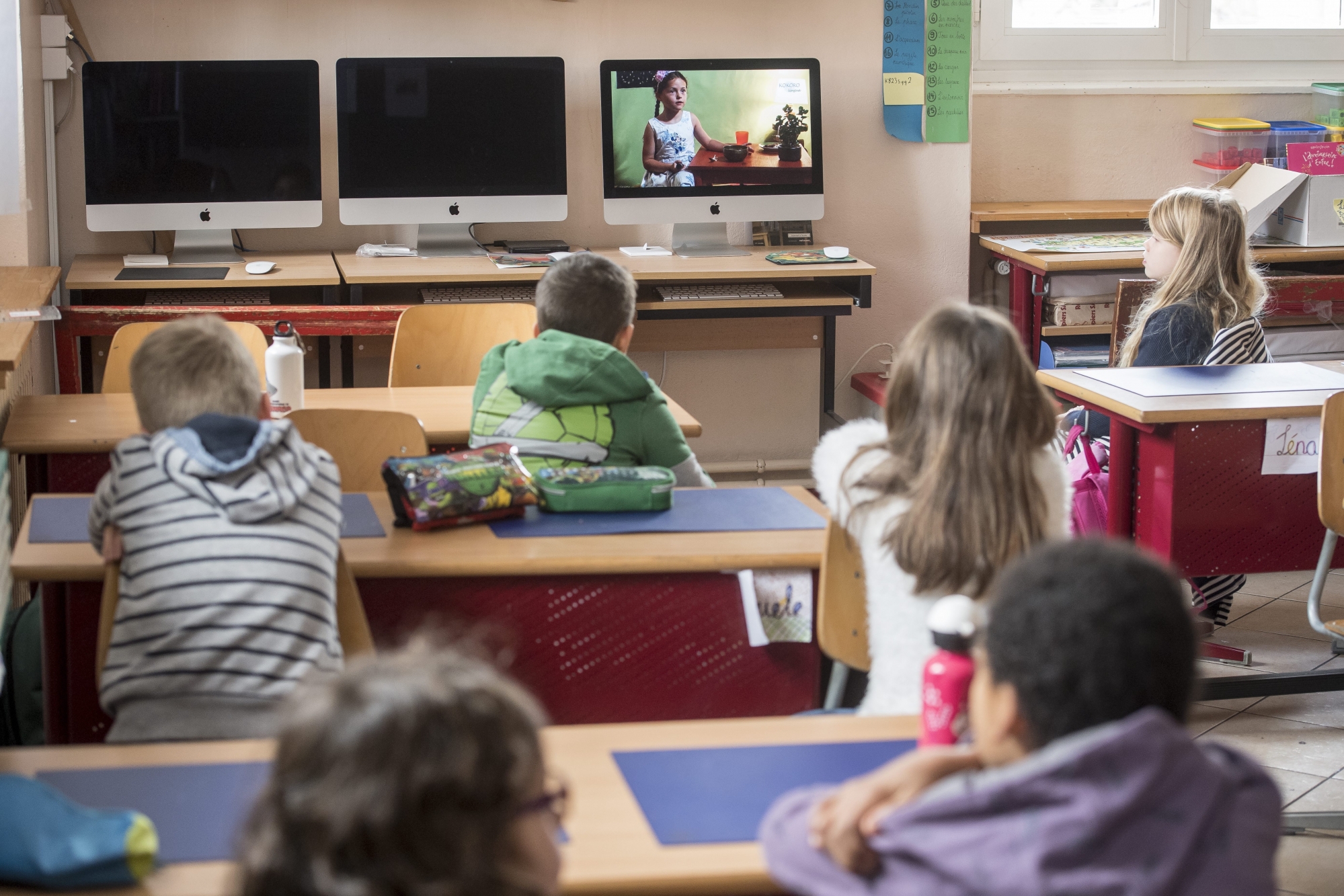 Les élèves de l'Ecole catholique de Neuchâtel ont été les premiers à visionner les petites vidéos d'enfants leur parlant en anglais. 