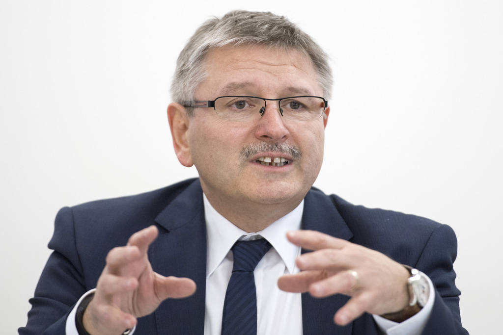 Charles Juillard succède au Valaisan Yannick Buttet à la vice-présidence du PDC suisse.
