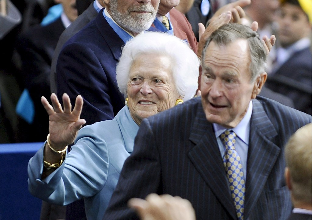 L’ex-First Lady, ici avec son mari en septembre 2008, était une figure respectée, elle a eu droit à de nombreux hommages.