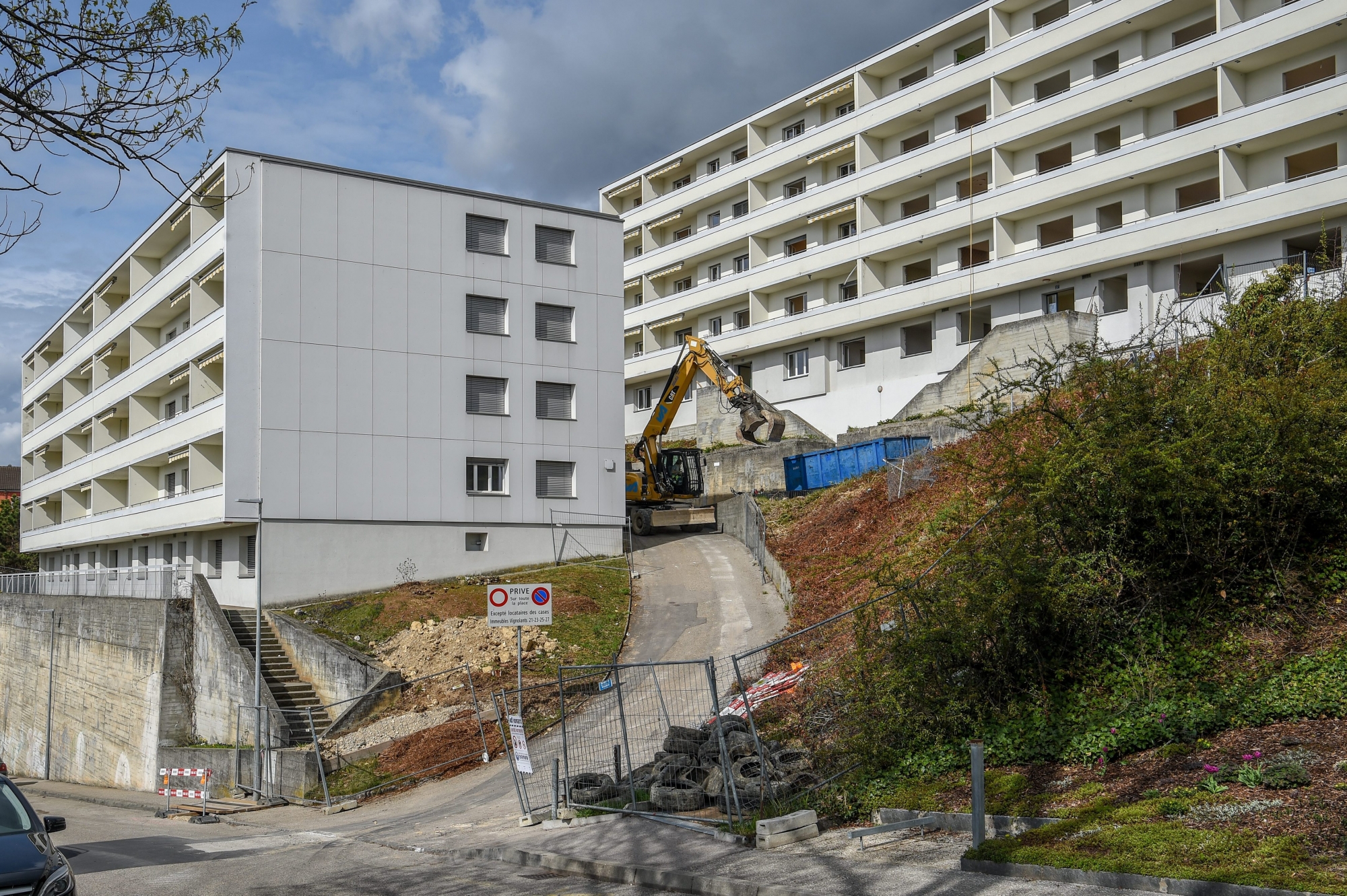 Demolition des immeubles a la rue des Vignolants 21,23,25,27.

NEUCHATEL 16/04/2018
Photo: Christian Galley