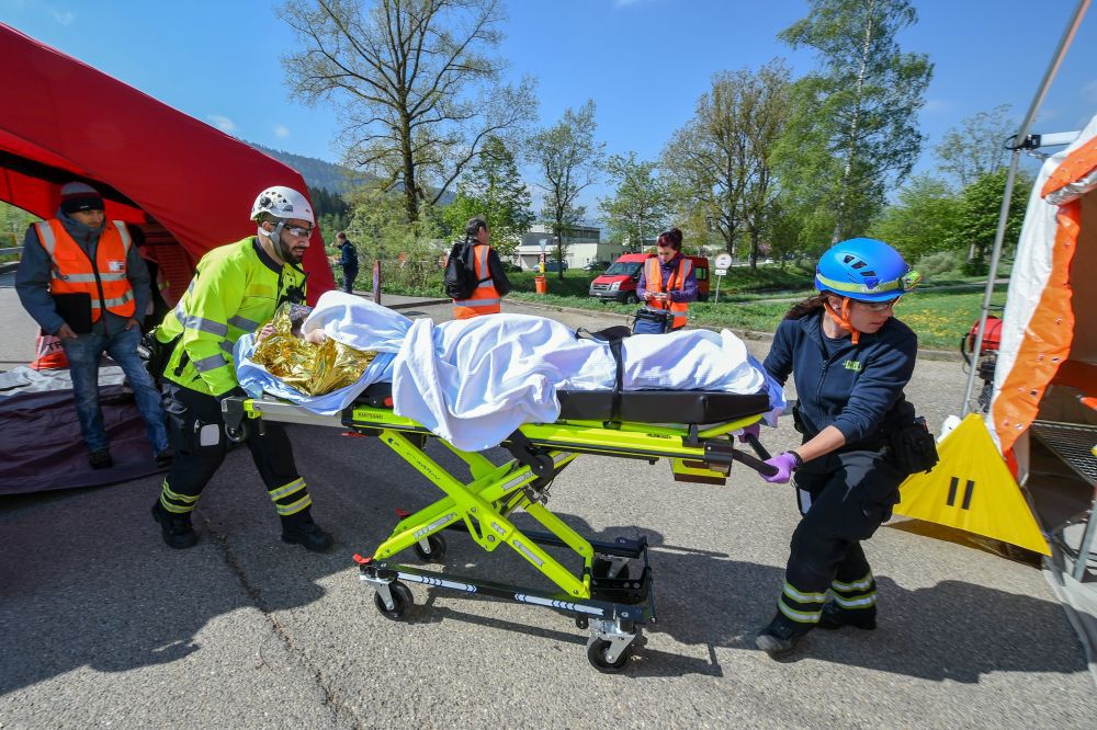 L'exercice s'est déroulé samedi matin à Couvet. Au menu, une explosion chimique et de nombreux blessés.