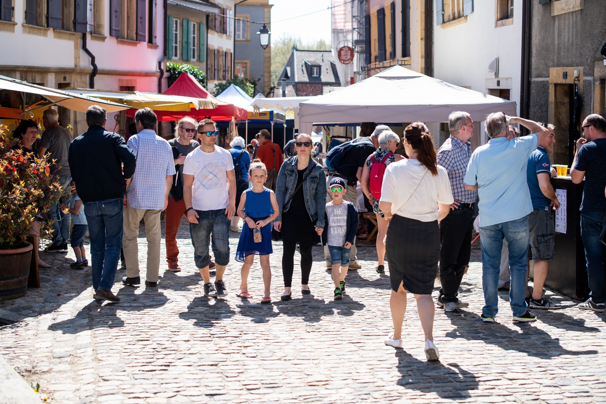 Marche de printemps à Auvernier.  Photo : Lucas Vuitel