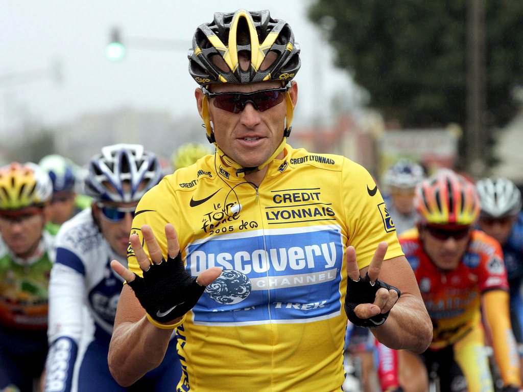 Lance Armstrong s'est notamment vu retirer  ses Sept Tours de France victorieux.