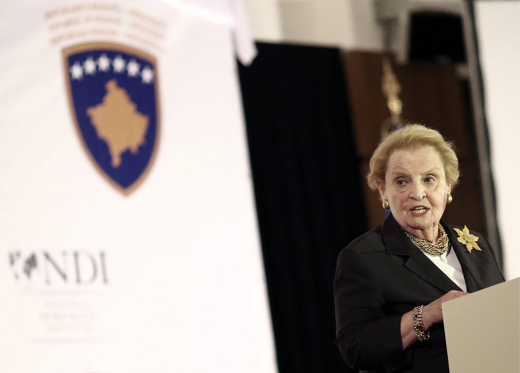 Madame Albright n'est pas toujours brillante. 