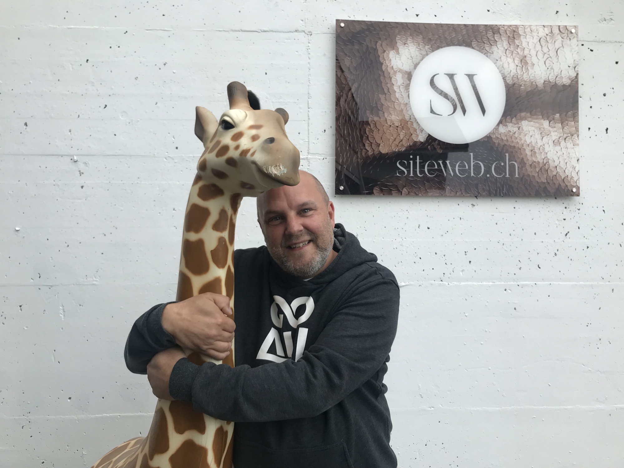 Le patron de siteweb.ch a retrouvé sa girafe.
