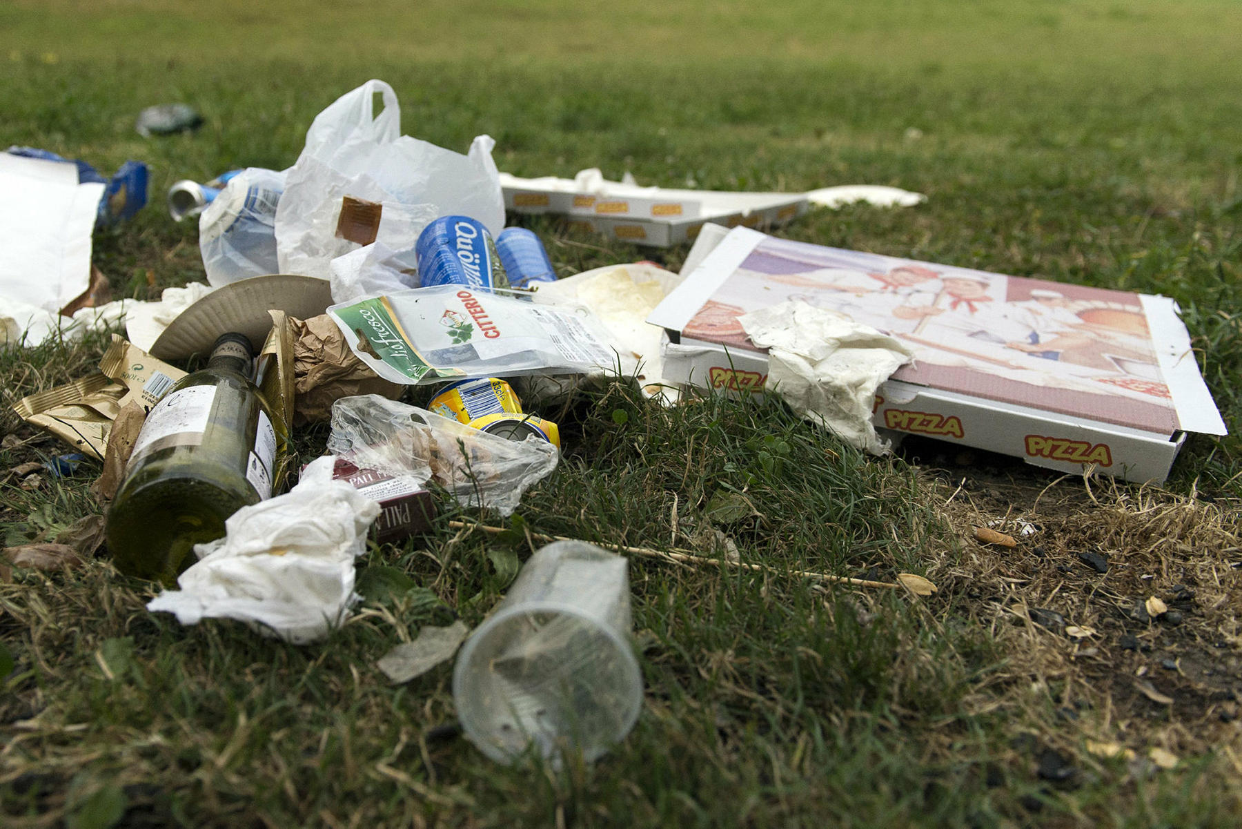 Pour sensibiliser les autorités, Pierre Pfund ne ramassera plus les déchets abandonnés par les pique-niqueurs.