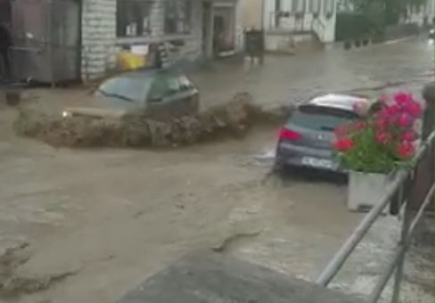 Le bas du village de Villeret sous l'eau.